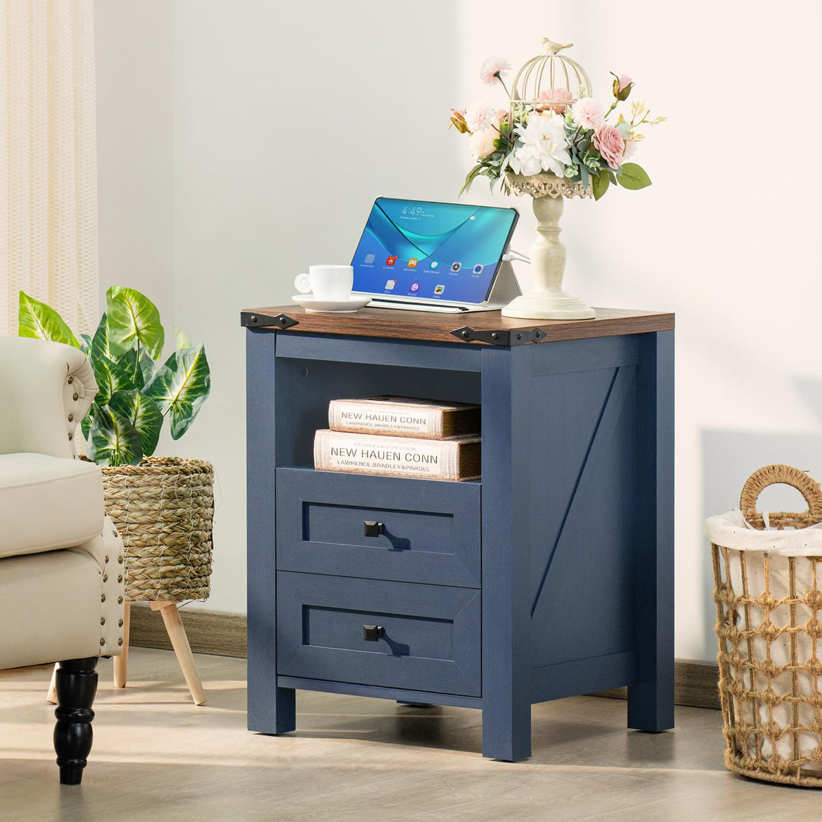 Set of 2 Nightstands with Charging Station and 2 Drawers U75427