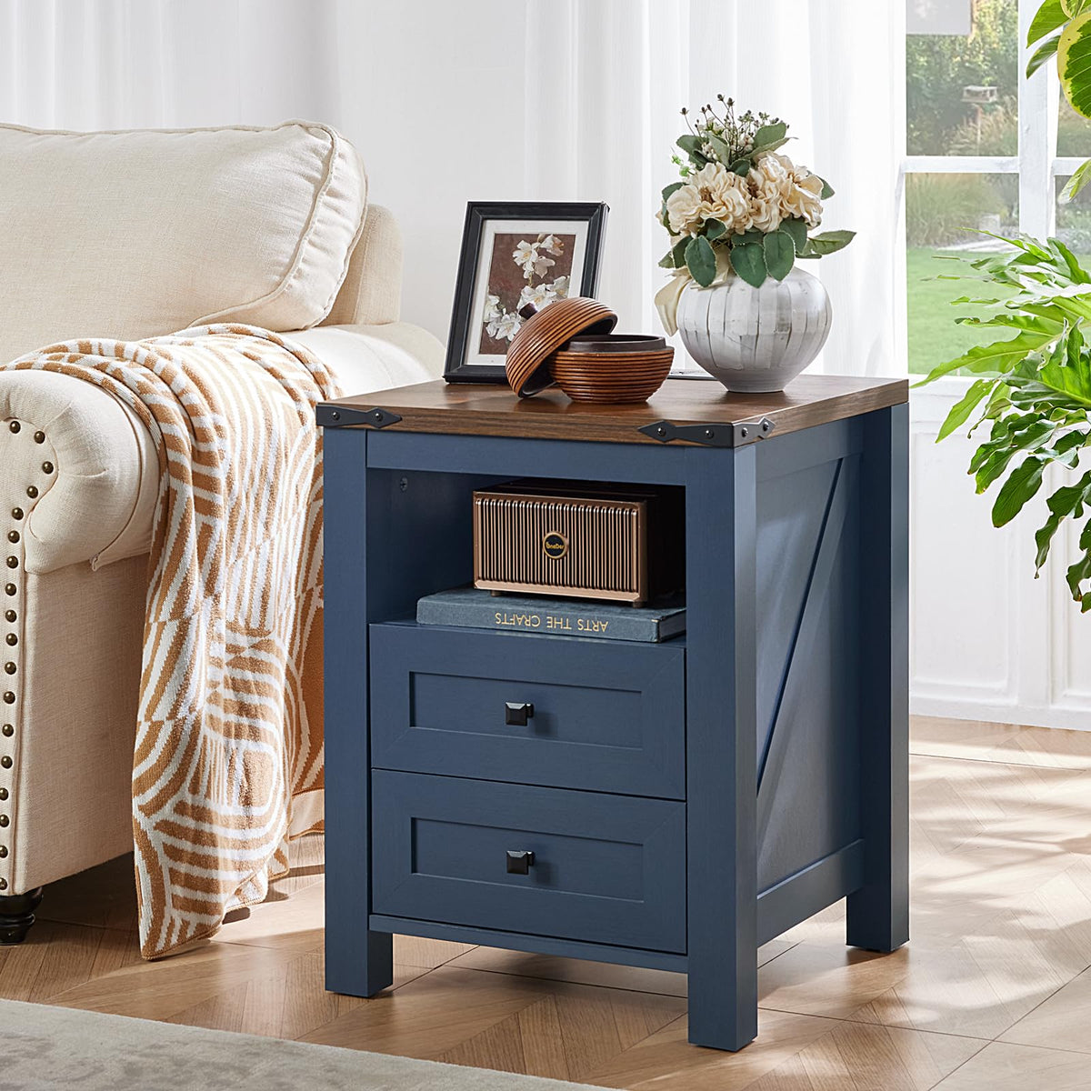 Set of 2 Nightstands with Charging Station and 2 Drawers U75427